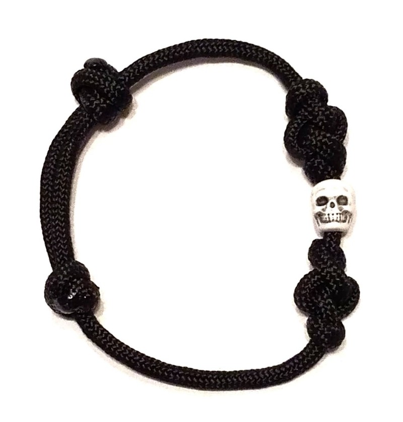 simple single strand skull bracelet